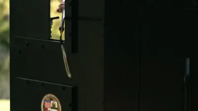 S.W.A.T.-E8.Lion's Den