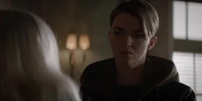Batwoman-E16.Through the Looking Glass