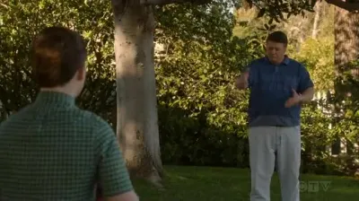 Jovem Sheldon-E15.Teen Angst and a Smart-Boy Walk of Shame