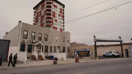 E15.There Goes the Neighborhood