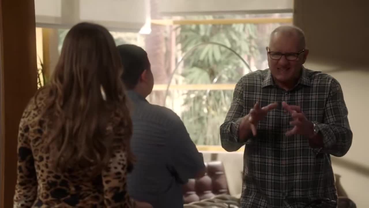 Família Moderna Episódio 13