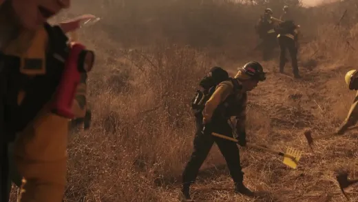 E3.Hold the Line