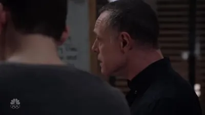 Chicago P.D.: Distrito 21-E17.Forty-Caliber Bread Crumb