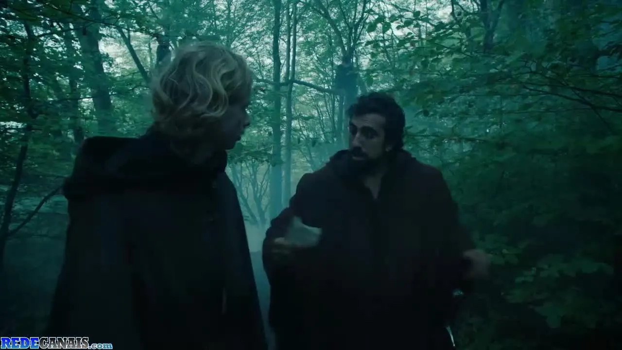 E8