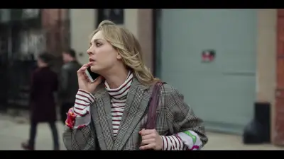 A Comissária de Bordo-E4.Conspiracy Theories