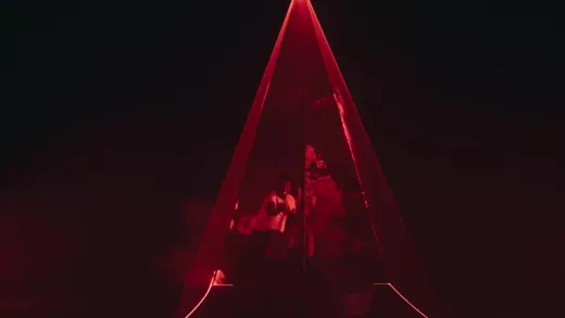 E9