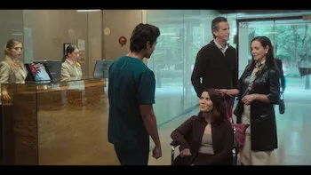 Anabel cai em uma armadilha no hotel