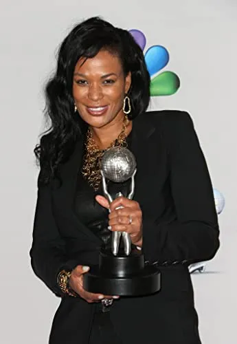 Beverly Bond