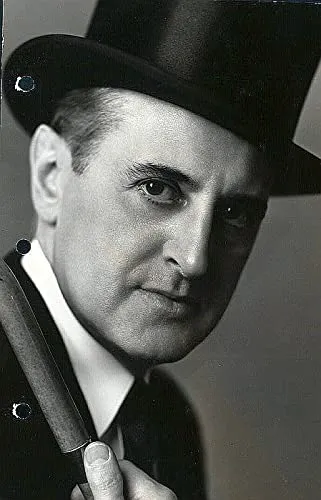 Taylor Holmes