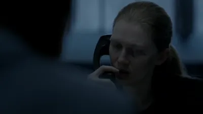 - Além de um Crime-E9