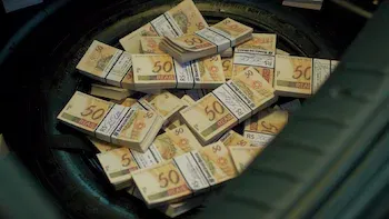 3 Tonelada$: Assalto ao Banco Central-E2.A Caçada