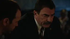 Cena do episódio 2 de Sangue Azul