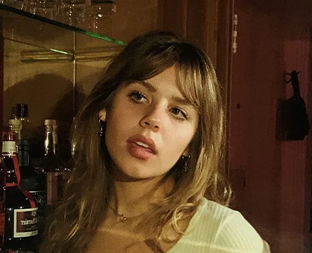 Ashley Wolff