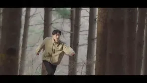 Cena do episódio 8 de Irei quando o tempo estiver bom