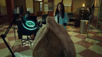 Wynonna Earp-E2.Shed Your Skin