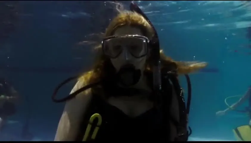 E9