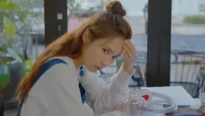 Cena do episódio 6 de Na Direção do Amor