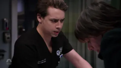 Chicago Med: Atendimento de Emergência-E8.Fathers and Mothers, Daughters and Sons