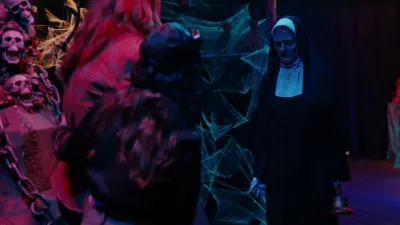 Bela, Recatada e do Lar-E5.The Maze