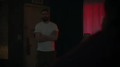 No Escuro-E9.Center of Gravity