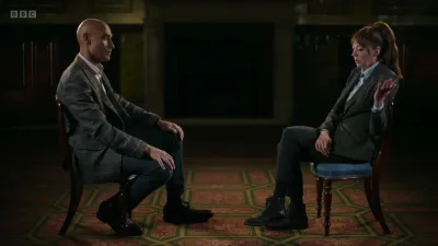 O Mundo por Philomena Cunk-E5.War(s) of the World(s)?