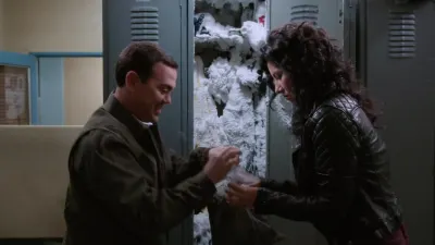 Brooklyn Nine-Nine-E18.The Apartment