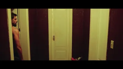E8