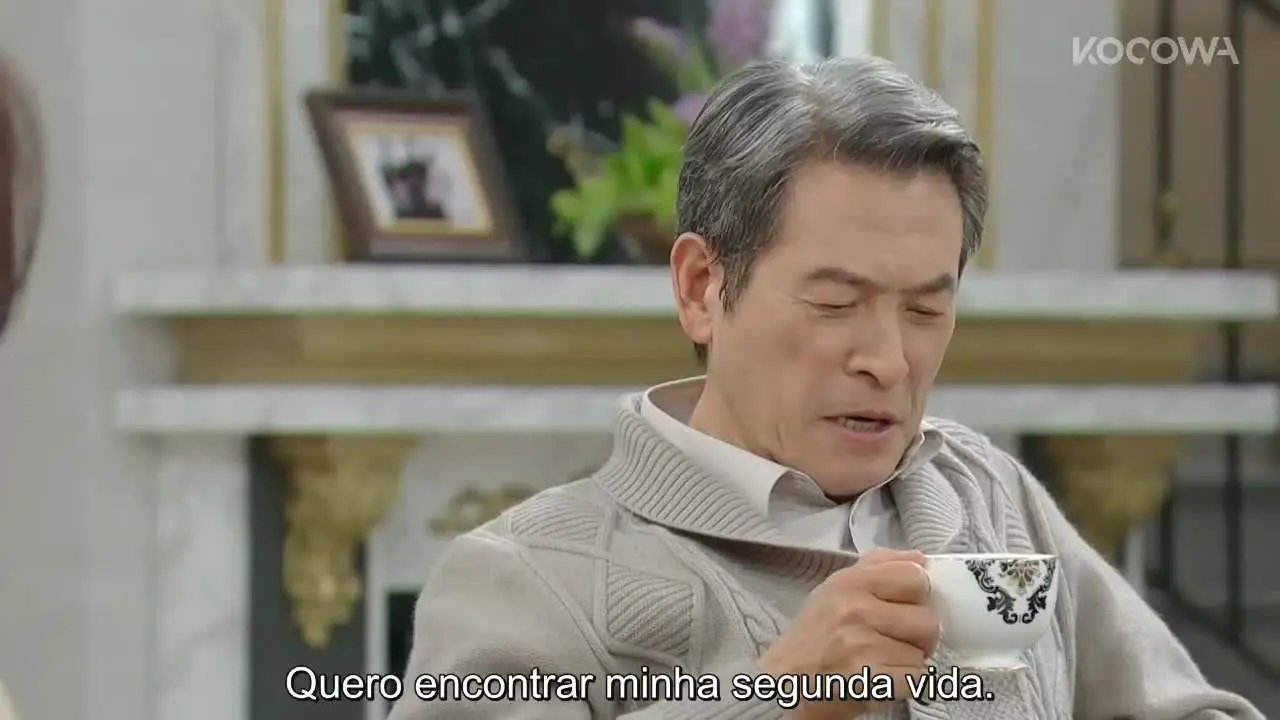 E4