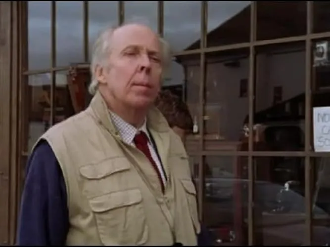 Peter Eyre