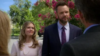 Santa Clarita Diet-E2.Coiote com calça de ioga