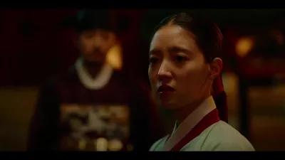 The Red Sleeve-E13