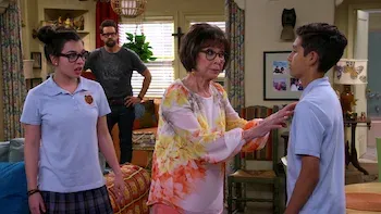 One Day at a Time-E1.A passagem