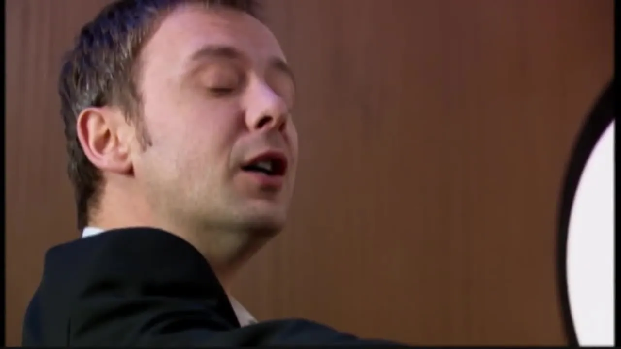E13