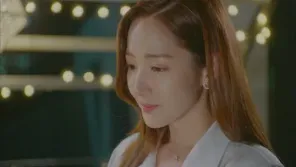 Cena do episódio 16 de Her Private Life