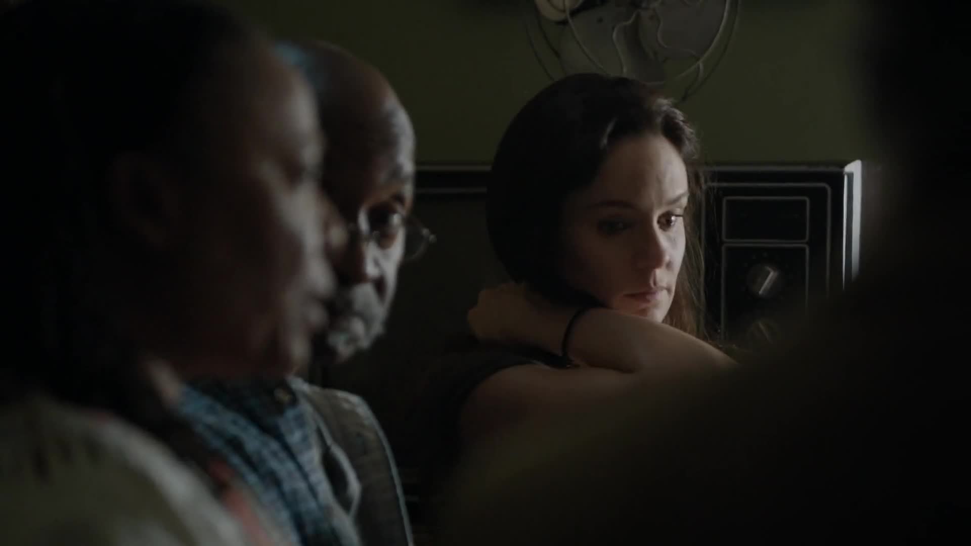 Colony Episódio 3