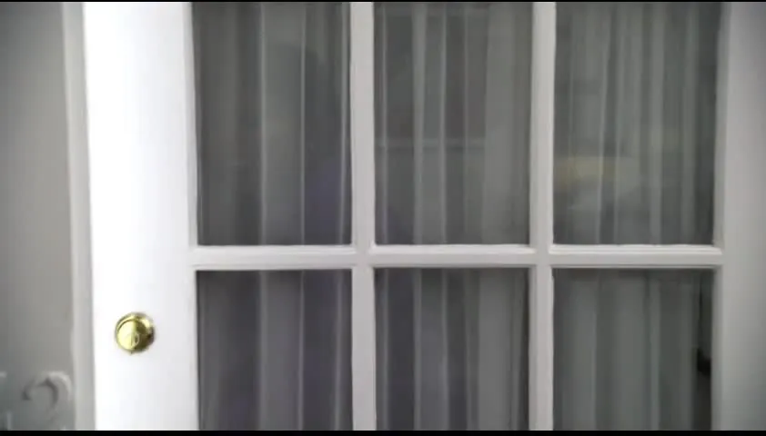E10