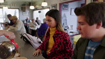 Gabby Duran: Babá de Aliens-E18.Warm, Thick, and Saucy