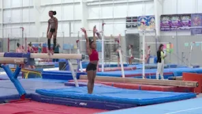 Cena do episódio 2 de O Retorno de Simone Biles
