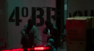 E8