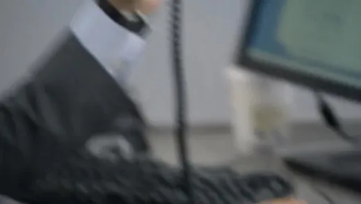 E10
