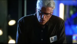 Cena do episódio 17 de CSI: Investigação Criminal