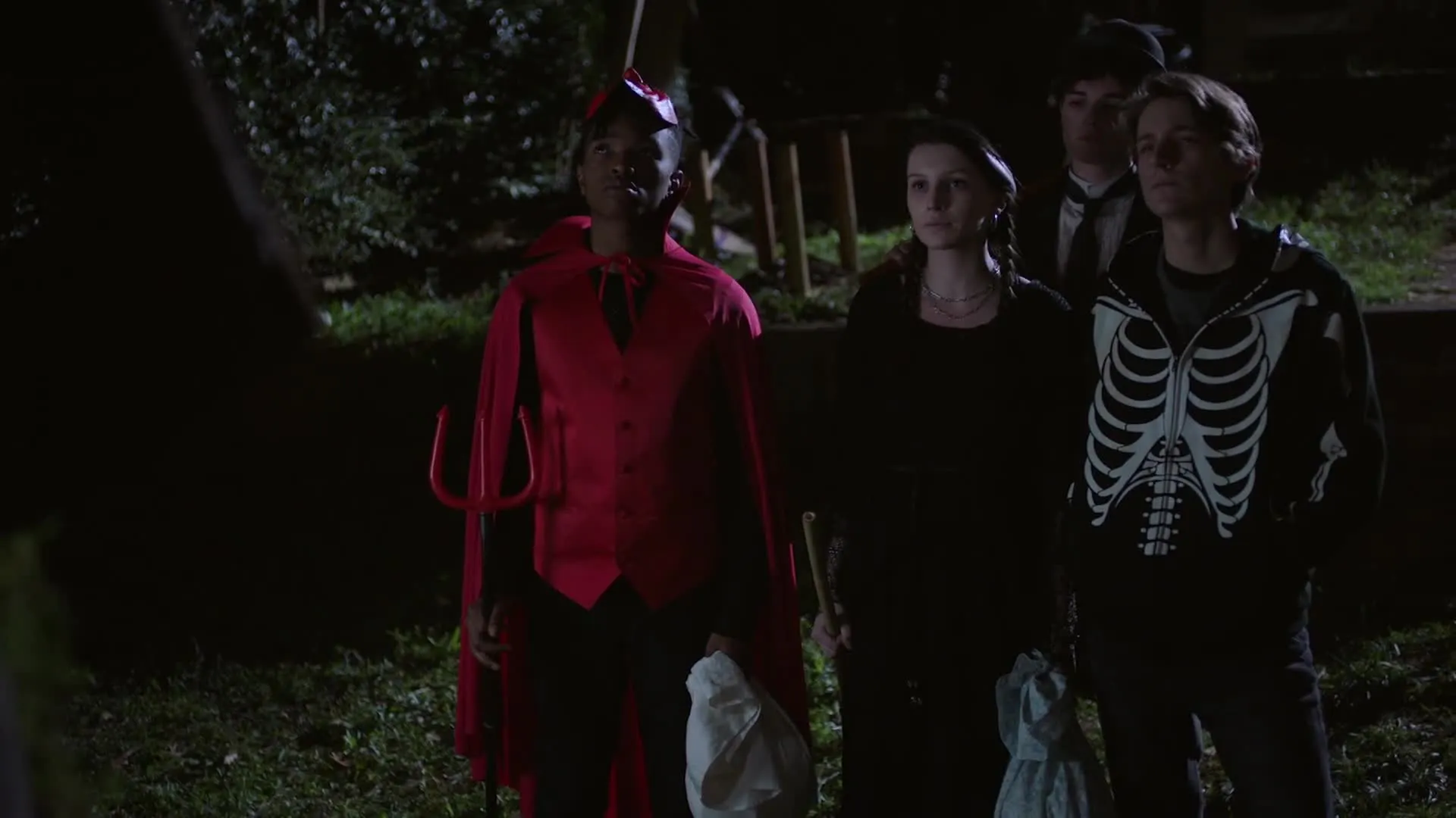 E3.All Hallows Eve / The Man in the Suitcase