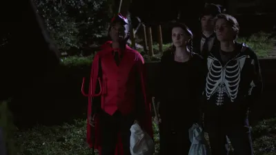Creepshow-E3.All Hallows Eve / The Man in the Suitcase
