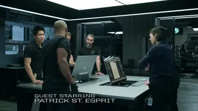 S.W.A.T.: Força de Intervenção-E13.Fences