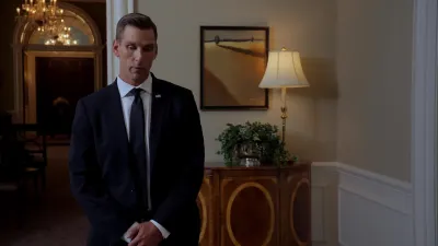 The Oval-E5.A Stranger At Home