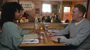 Atypical-E8.Viver em ângulo