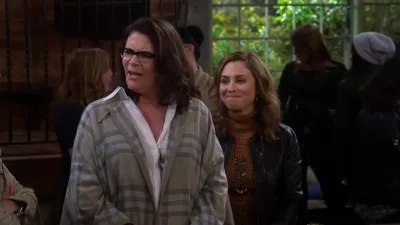 Duas Garotas em Apuros-E10