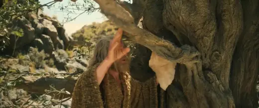 E4