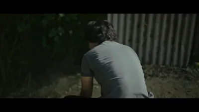 Através da Escuridão-None