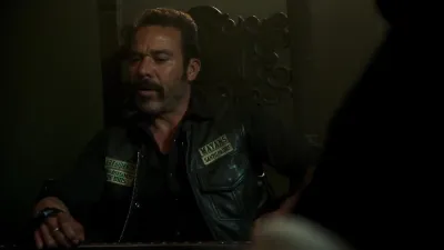 Mayans M.C.-E1